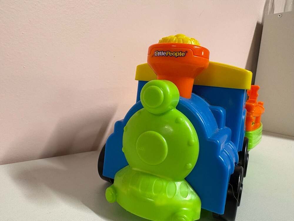 Fisher-Price Little People Choo-Choo Zoo Musical Safari Train Vehicle - Picture 3 of 5